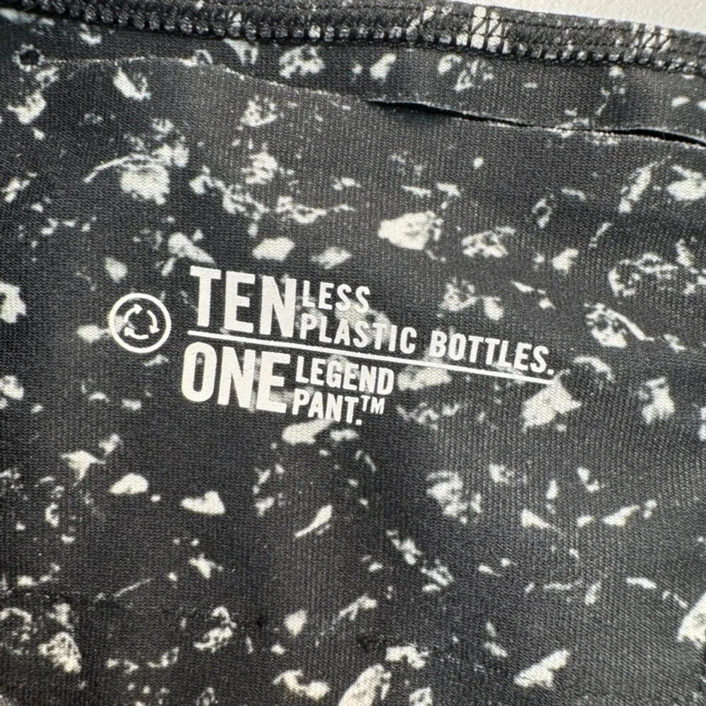 Nike Dri-FIT One Legend Pants Womens Medium Black White Speckled Leggings